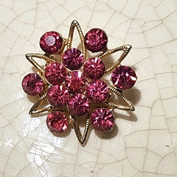 Vintage Deep pink fushia crystal Starburst brooch pin #madmen - Picture 2 of 7